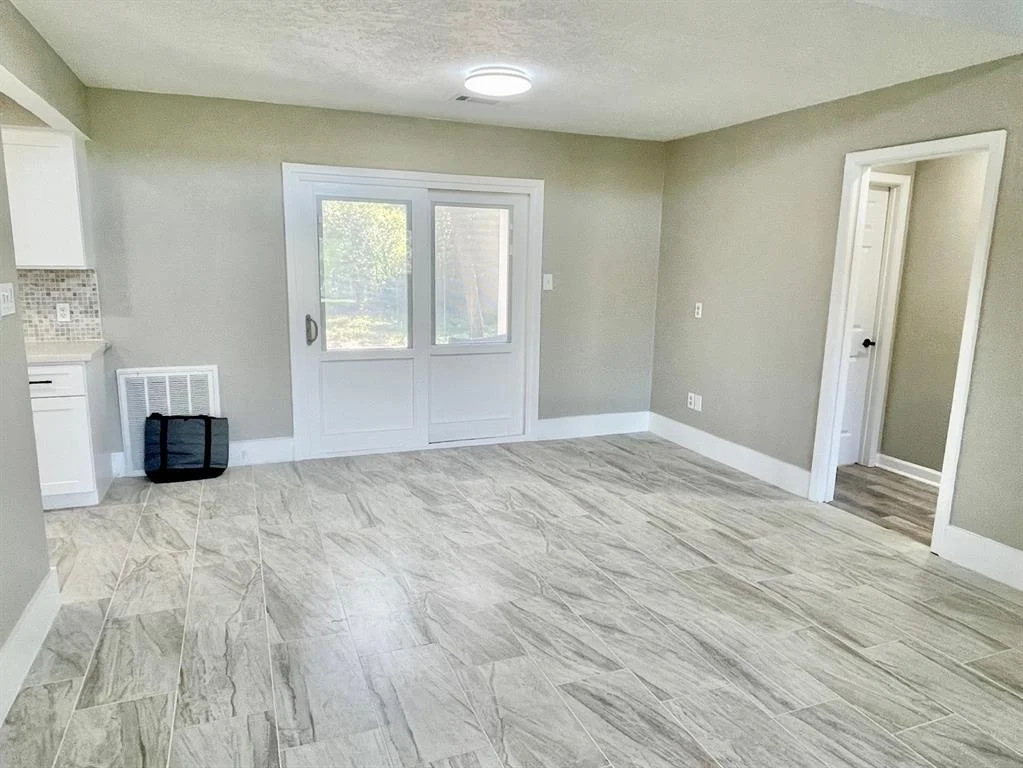 Photo of 187 Golfview Drive N