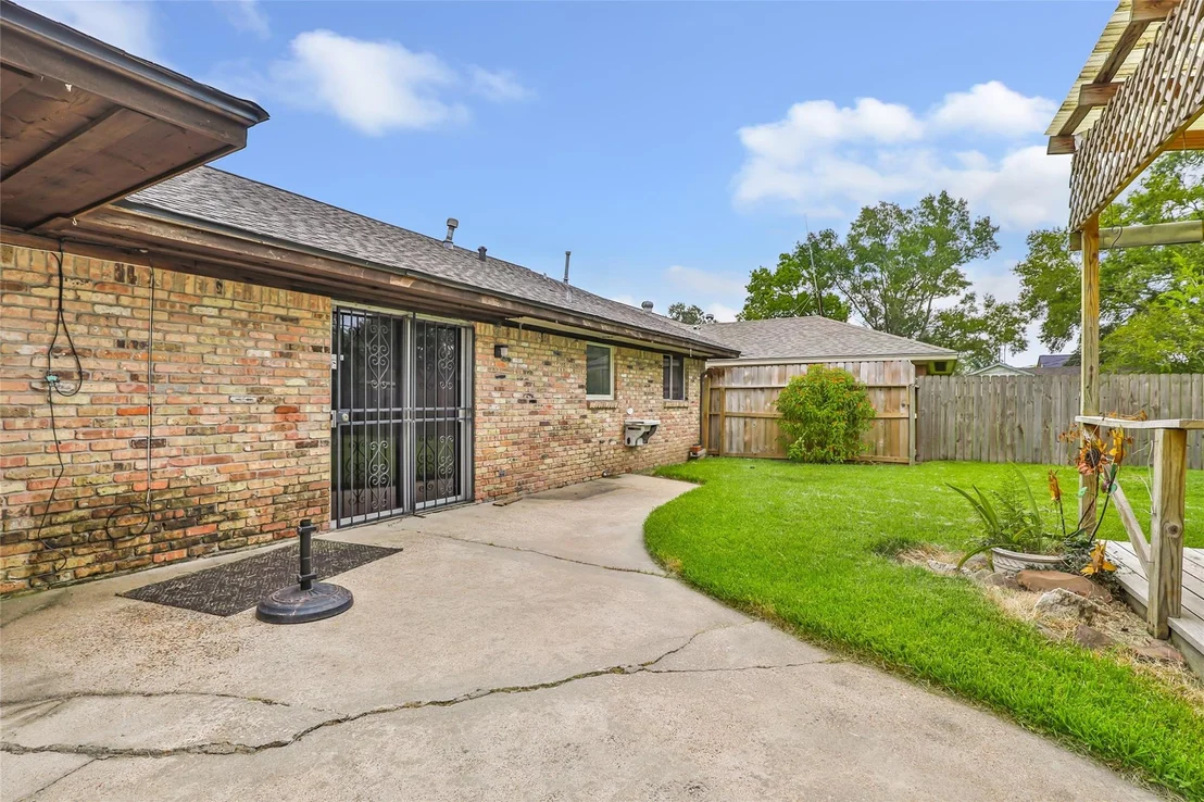 Photo of 14030 Roundstone Lane