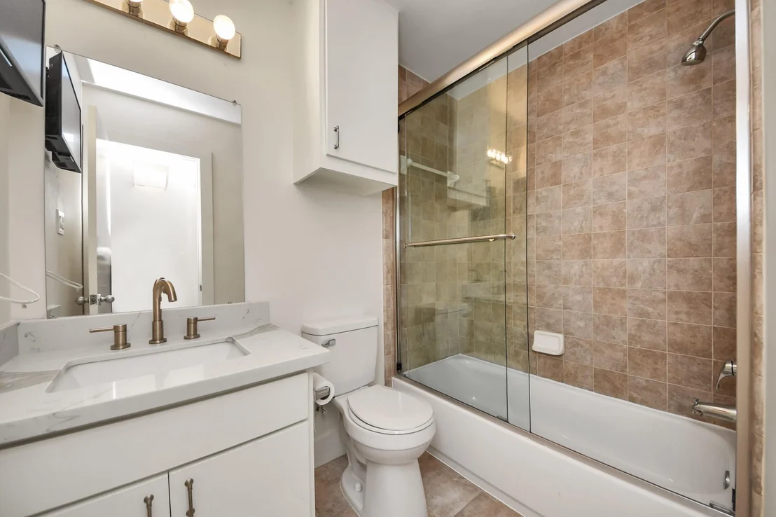 Photo of Unit 205 at 5941 South Loop E