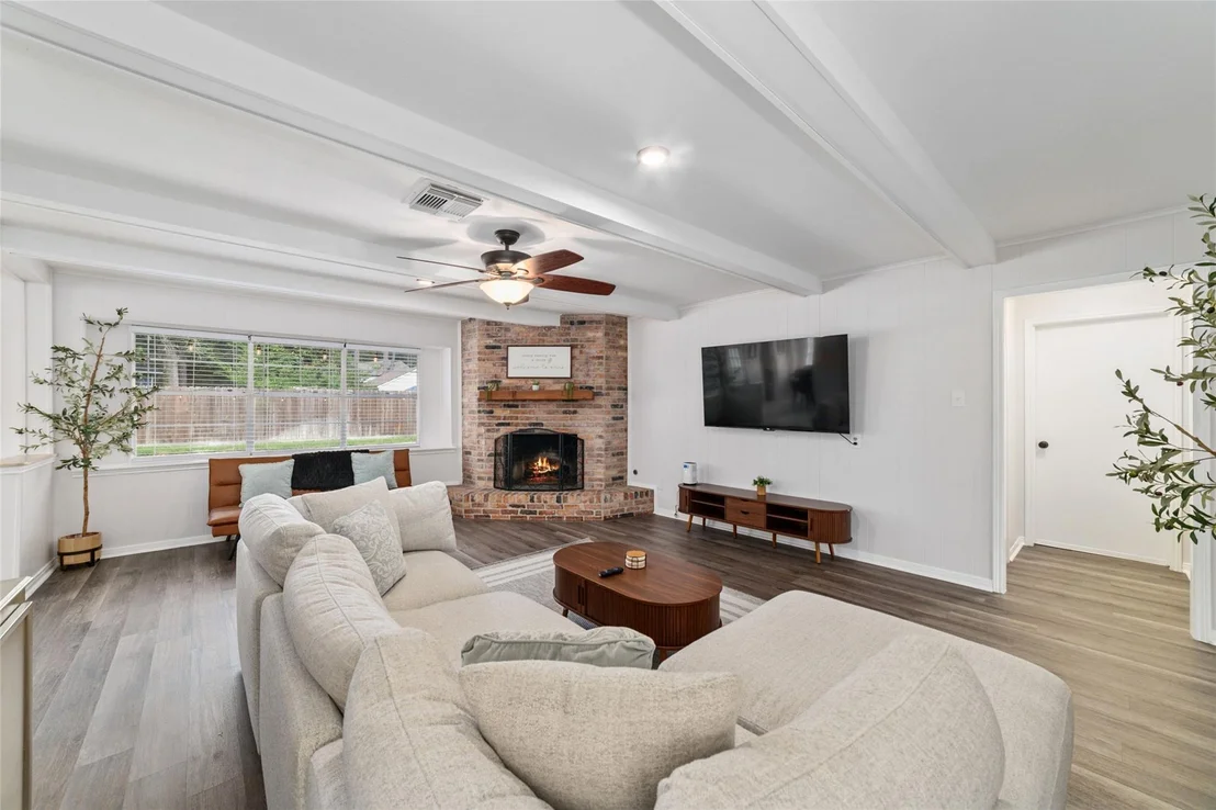 Photo of 563 Landfall Ln