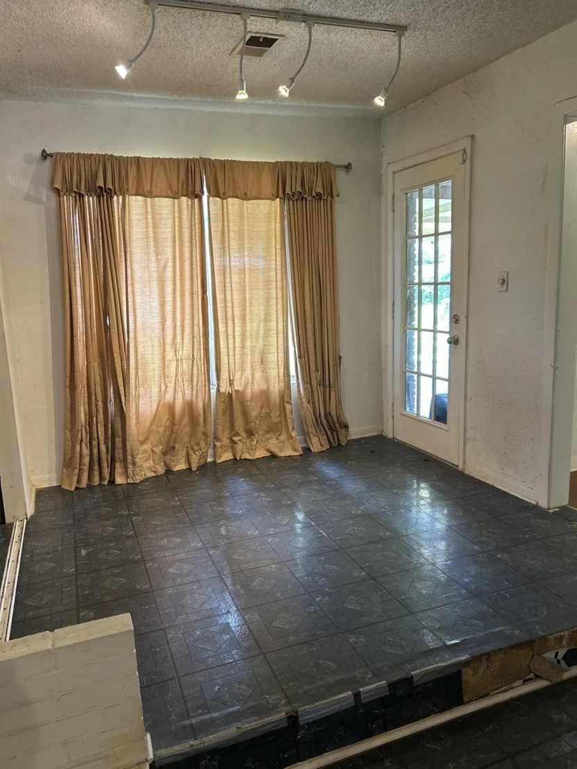Photo of 5711 Turtle Creek Road