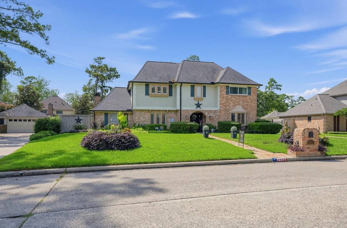 Photo of 16211 N Greenfield Drive