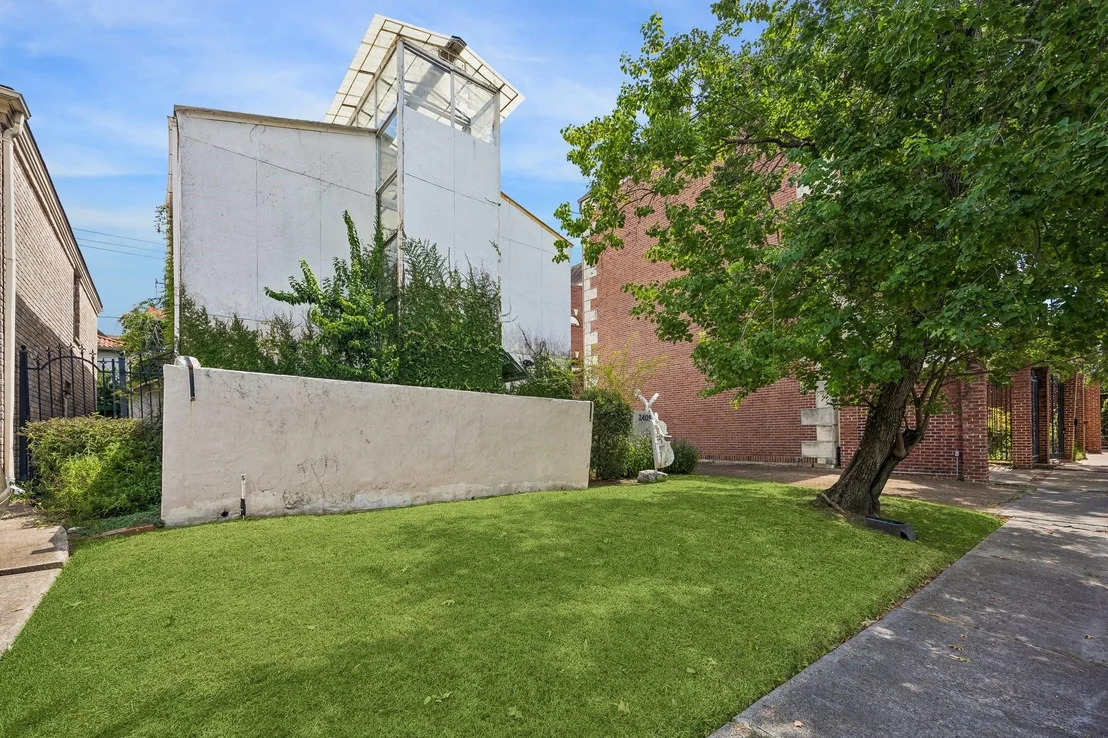 Photo of 2409 Kingston Street