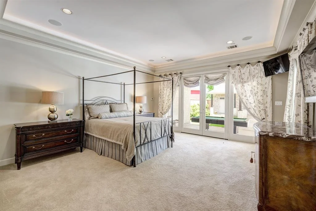 Photo of 702 Mulberry Lane