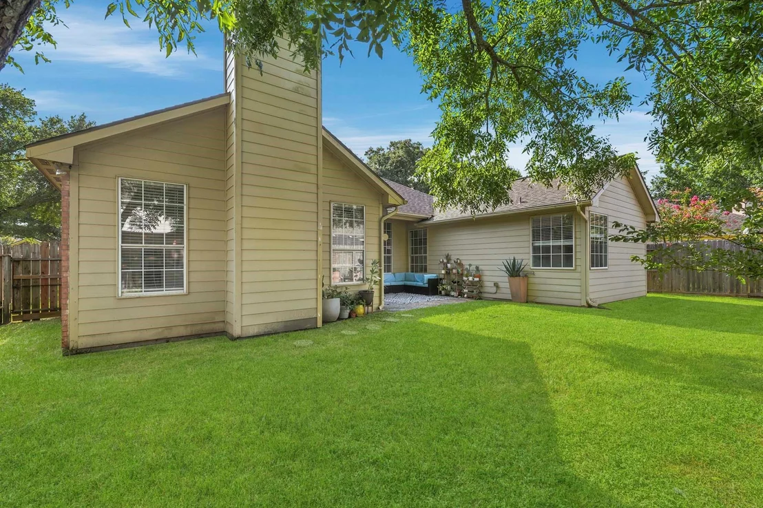 Photo of 1211 Lamplight Trail Drive