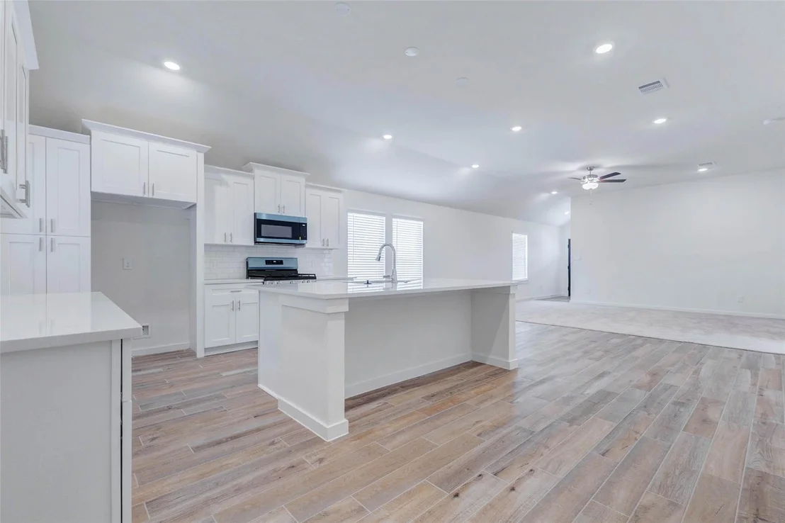 Photo of 6467 Escondido Drive