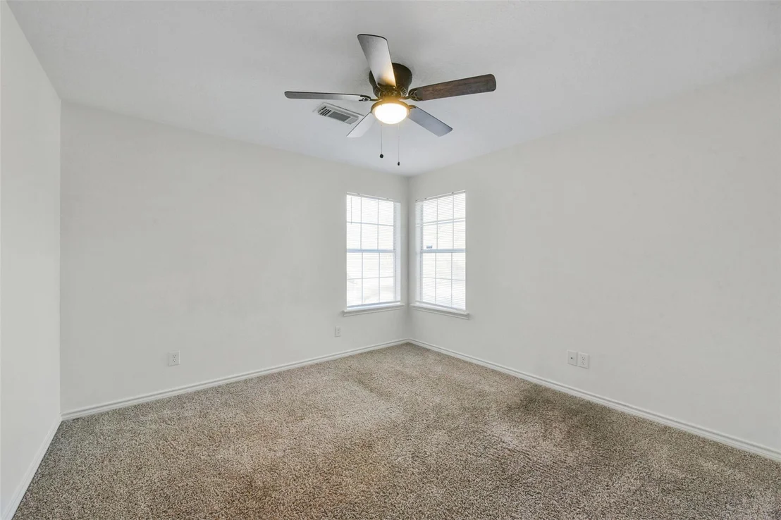 Photo of 201 Pine Place Street