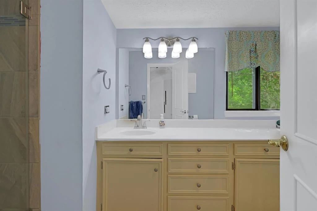 Photo of 81 Edgewater Lane