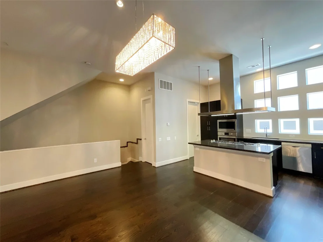 Photo of 2364 Commerce Street