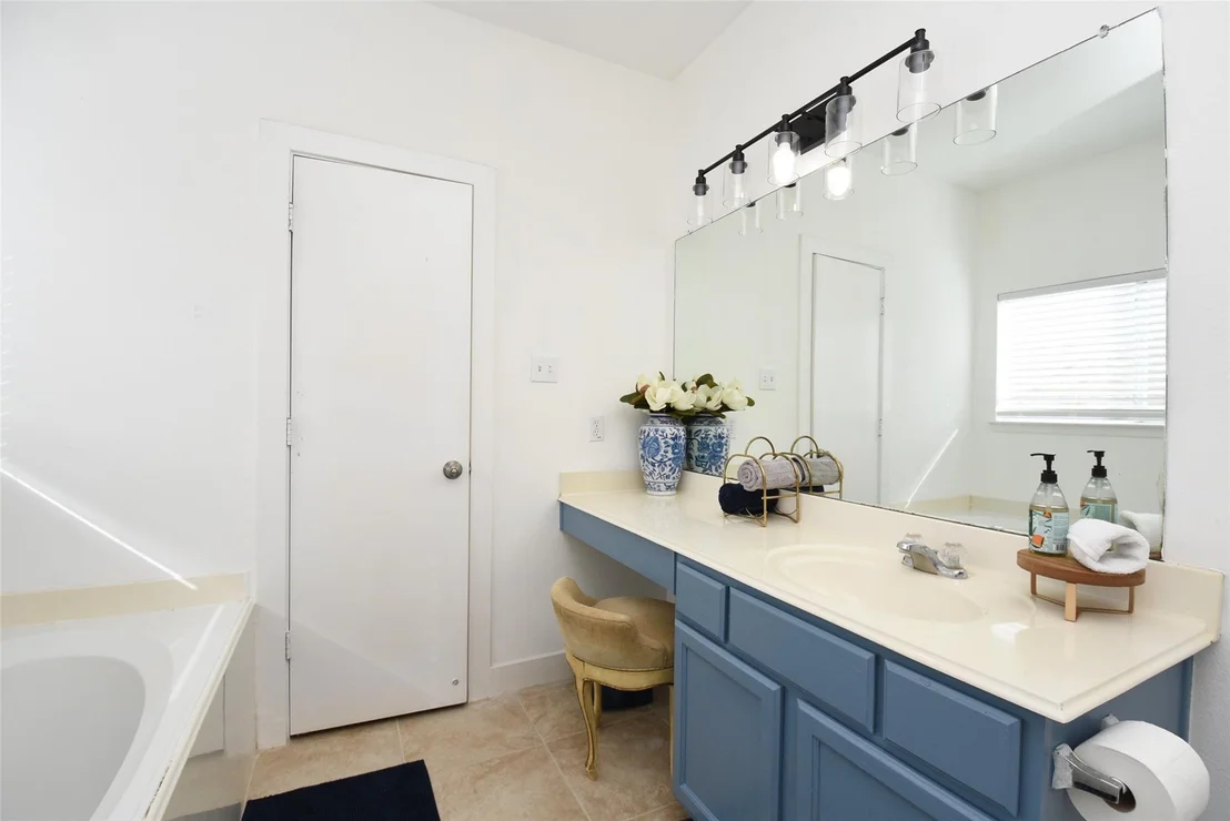 Photo of 812 Dragonfly Drive