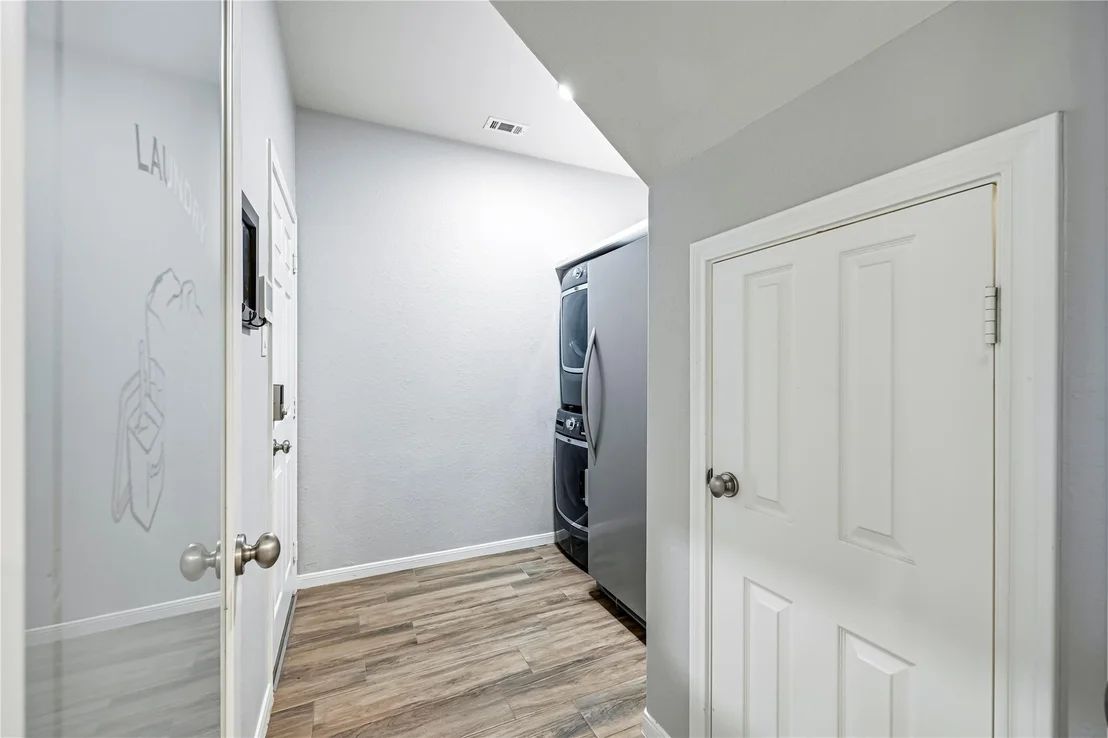Photo of 10228 Little T