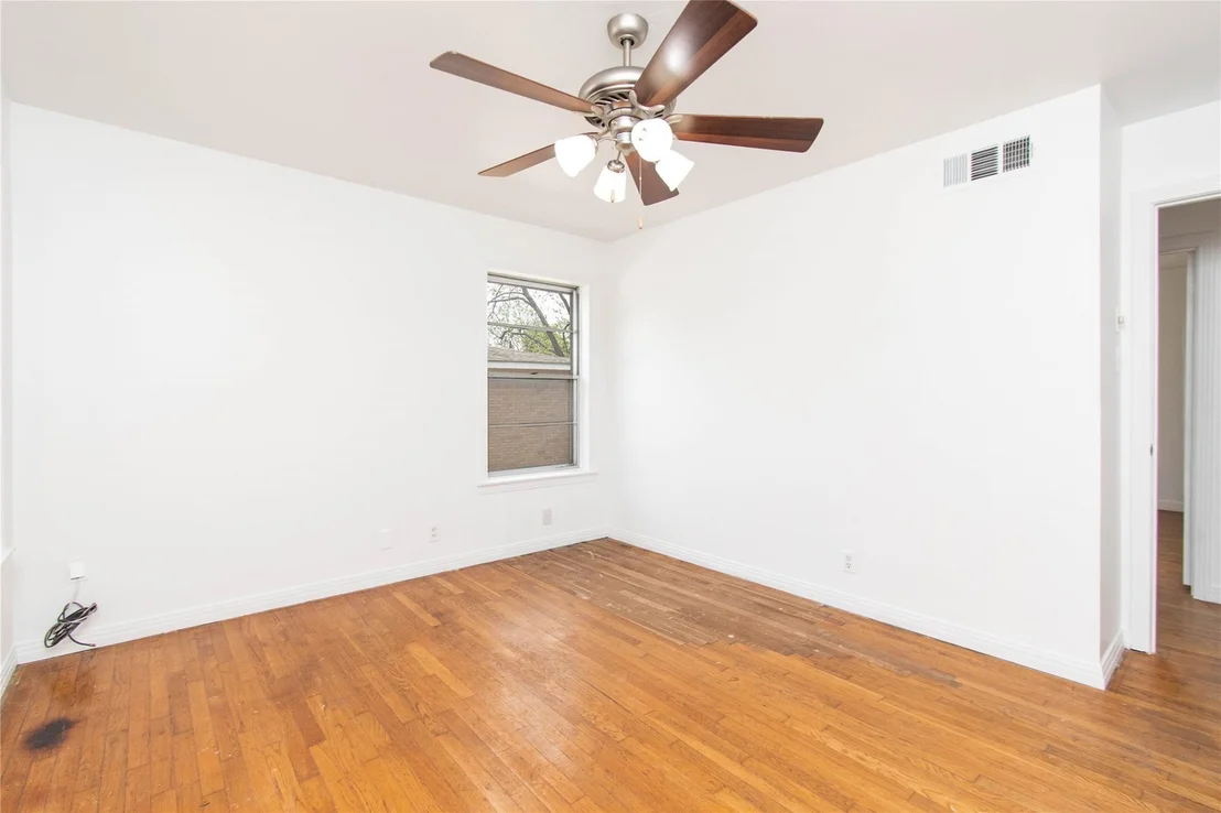 Photo of 301 E Walker Avenue