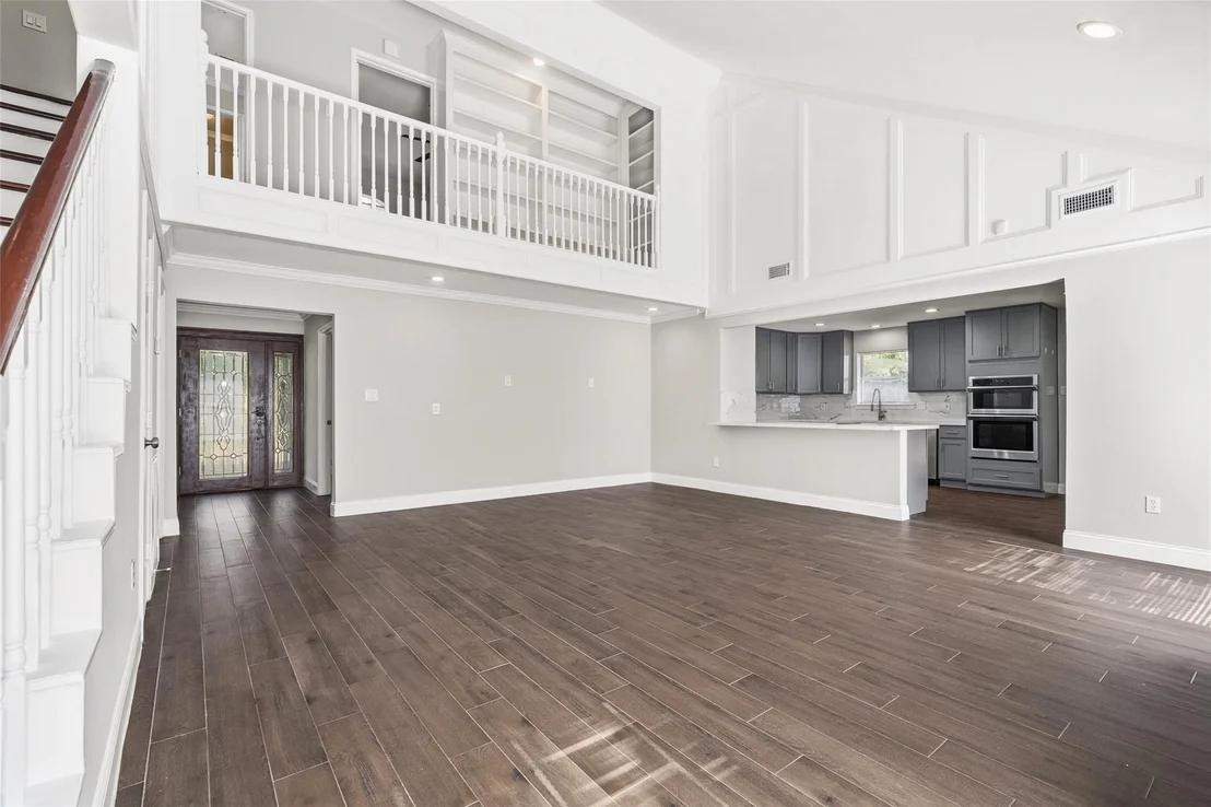 Photo of 903 Crossroads Drive