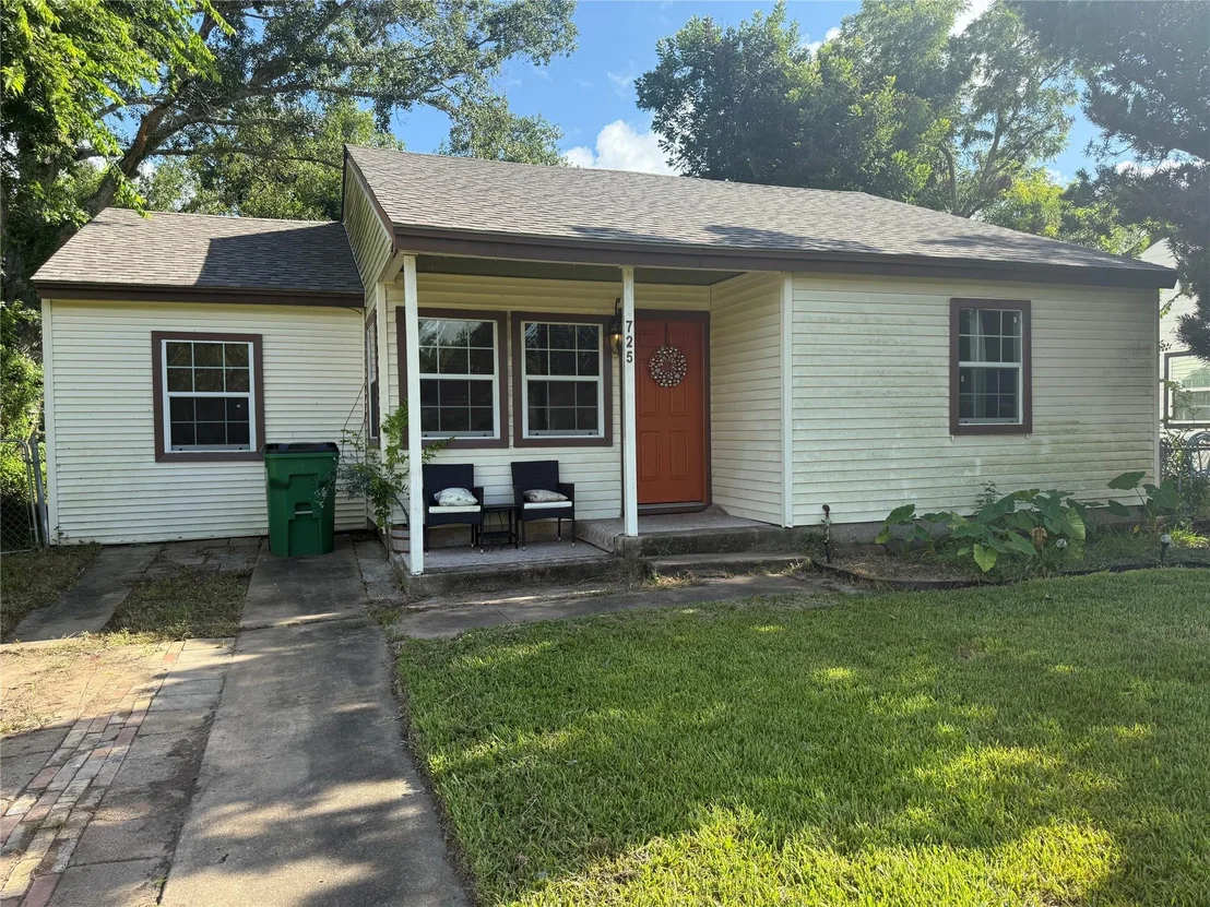 Photo of 725 Kyle Street