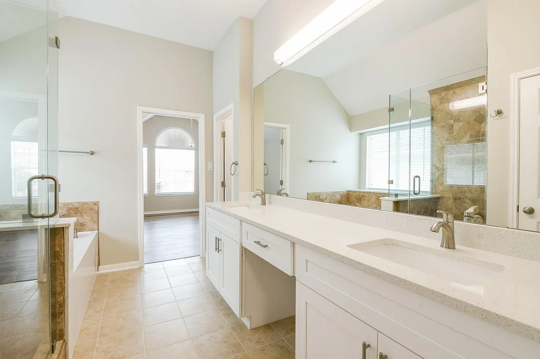 Photo of 815 Robins Way