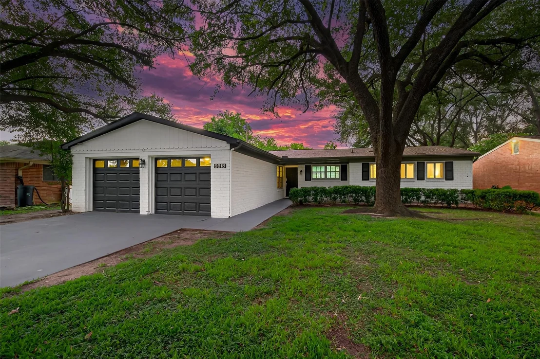 Photo of 9618 Meadowbriar Lane