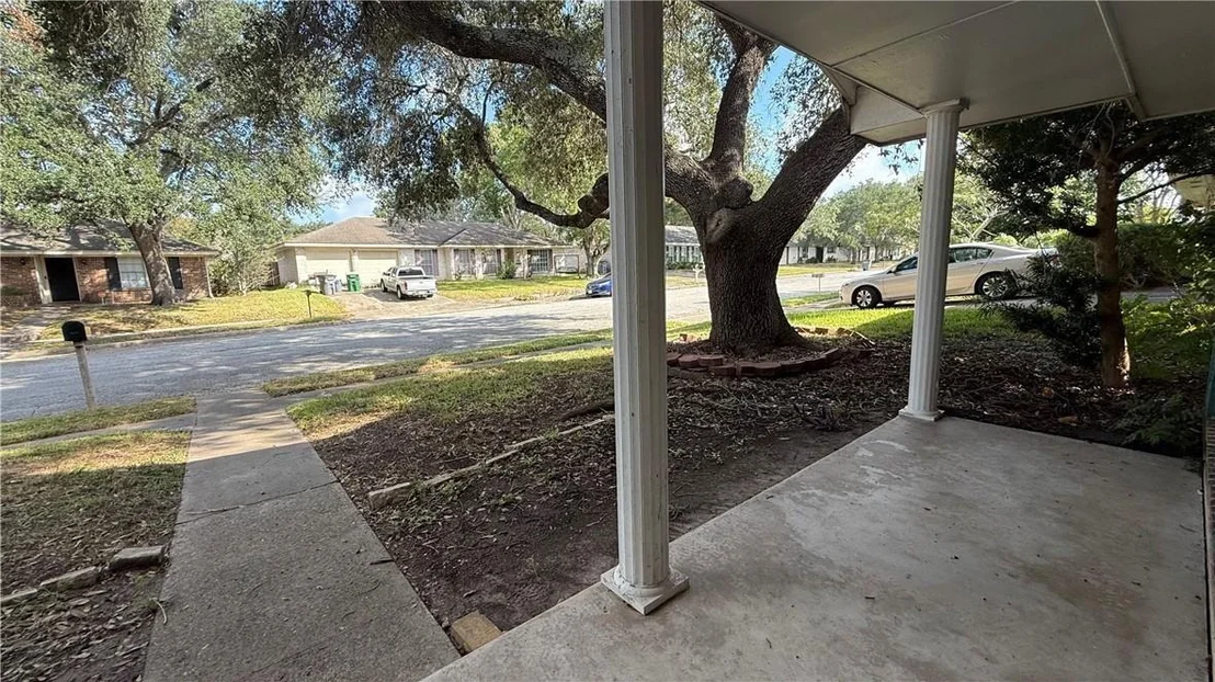 Photo of 203 Longfellow Lane