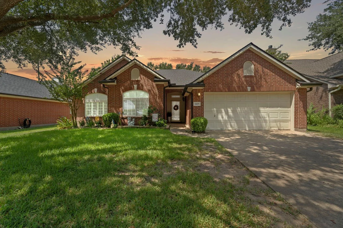 Photo of 14619 Bladenboro Drive
