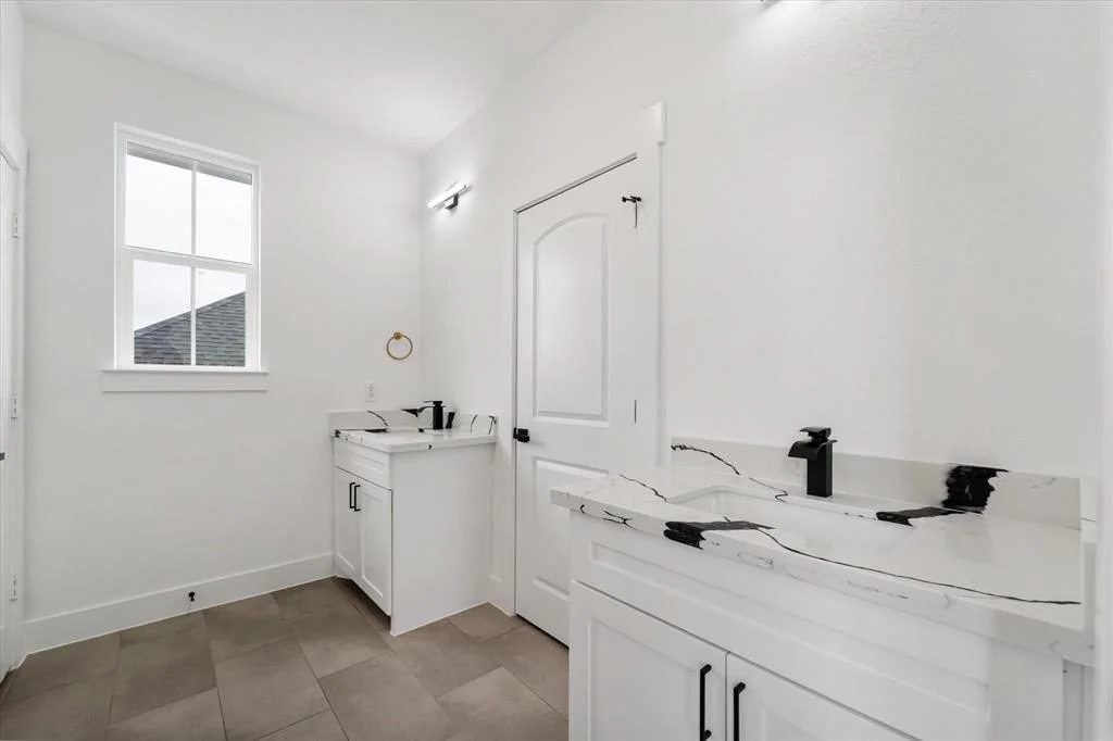 Photo of 11190 Fieldcrest Drive