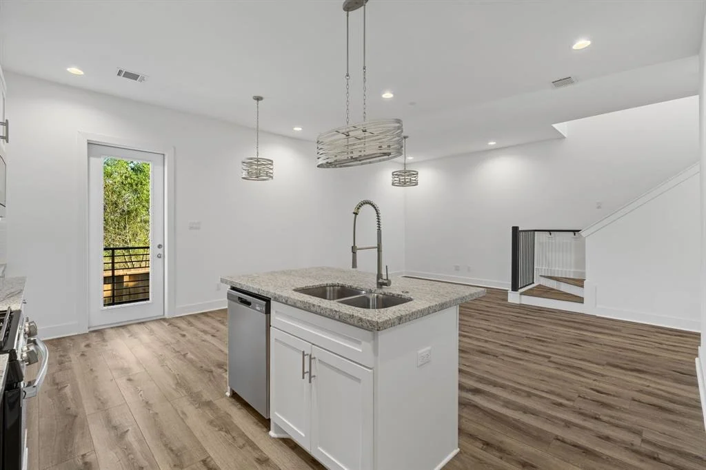 Photo of 5615 Savyon Drive