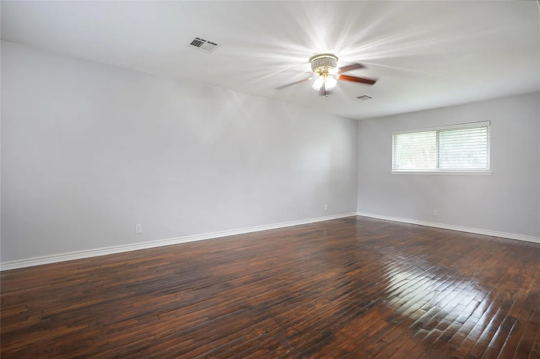Photo of 10010 Westview Drive