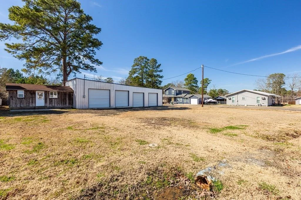 Photo of 195 Lakeside Drive