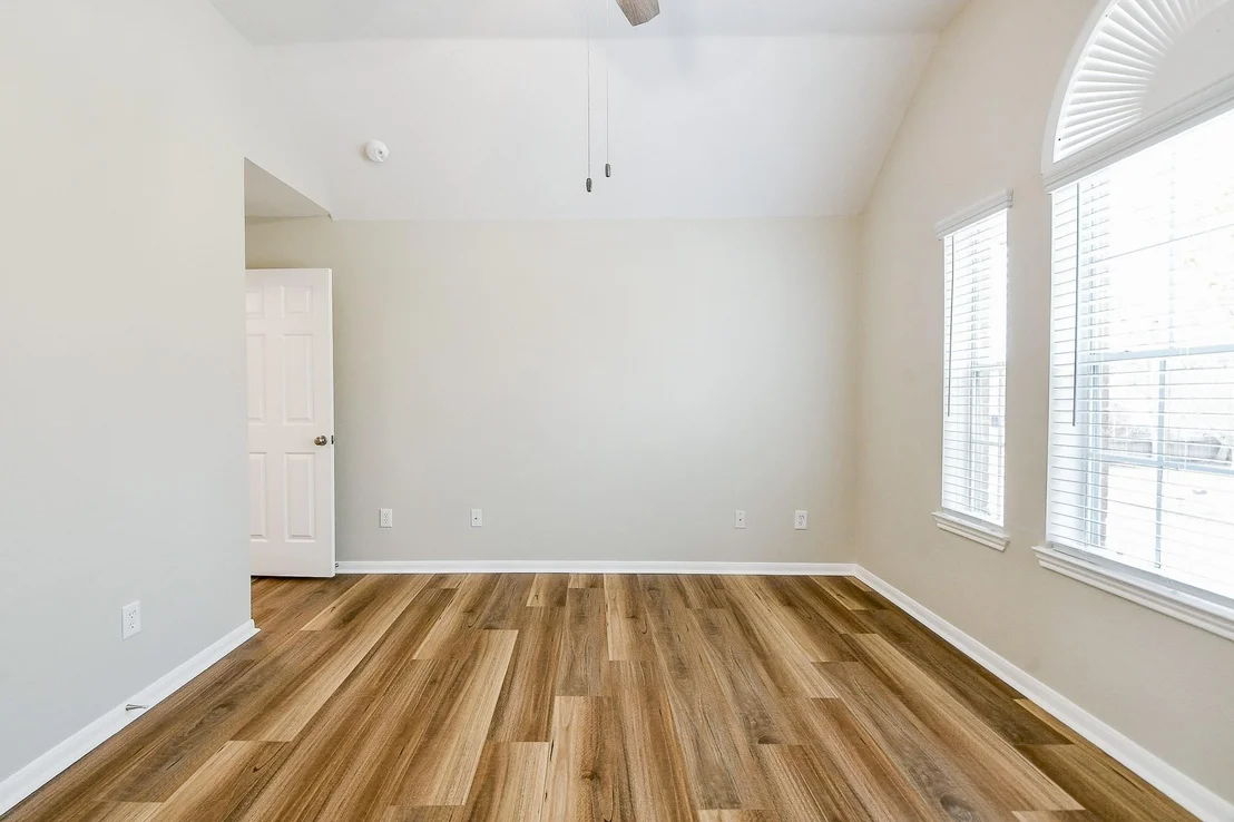 Photo of 815 Robins Way