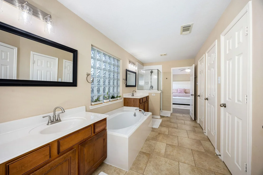 Photo of 6315 Linfield Bluff Lane