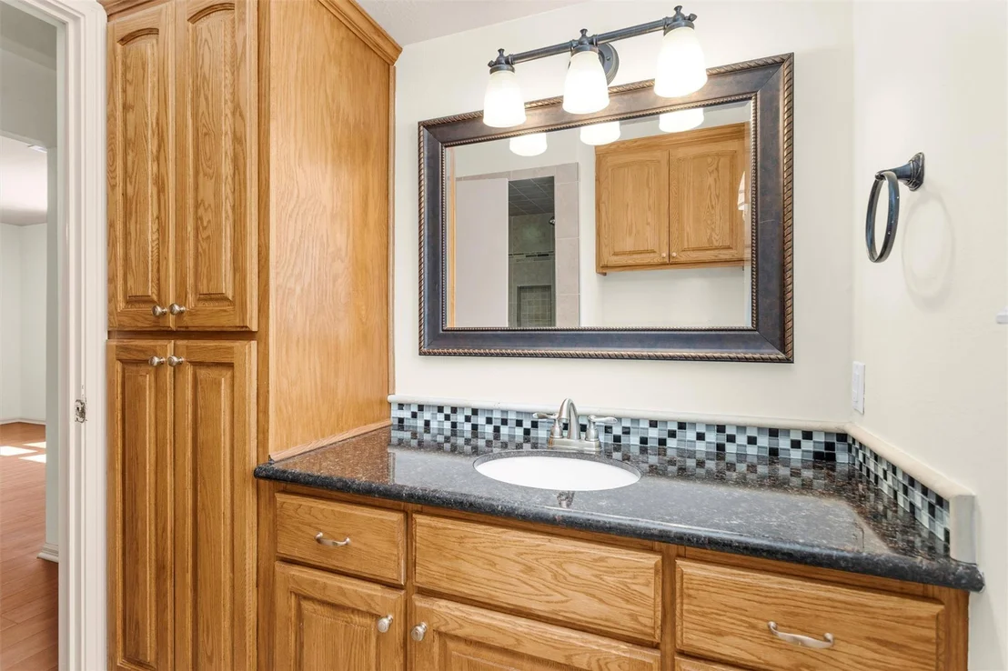 Photo of 8231 Glencliffe Lane