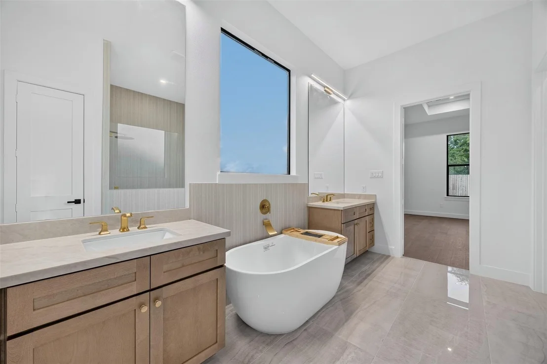 Photo of 1634 Antoine Drive