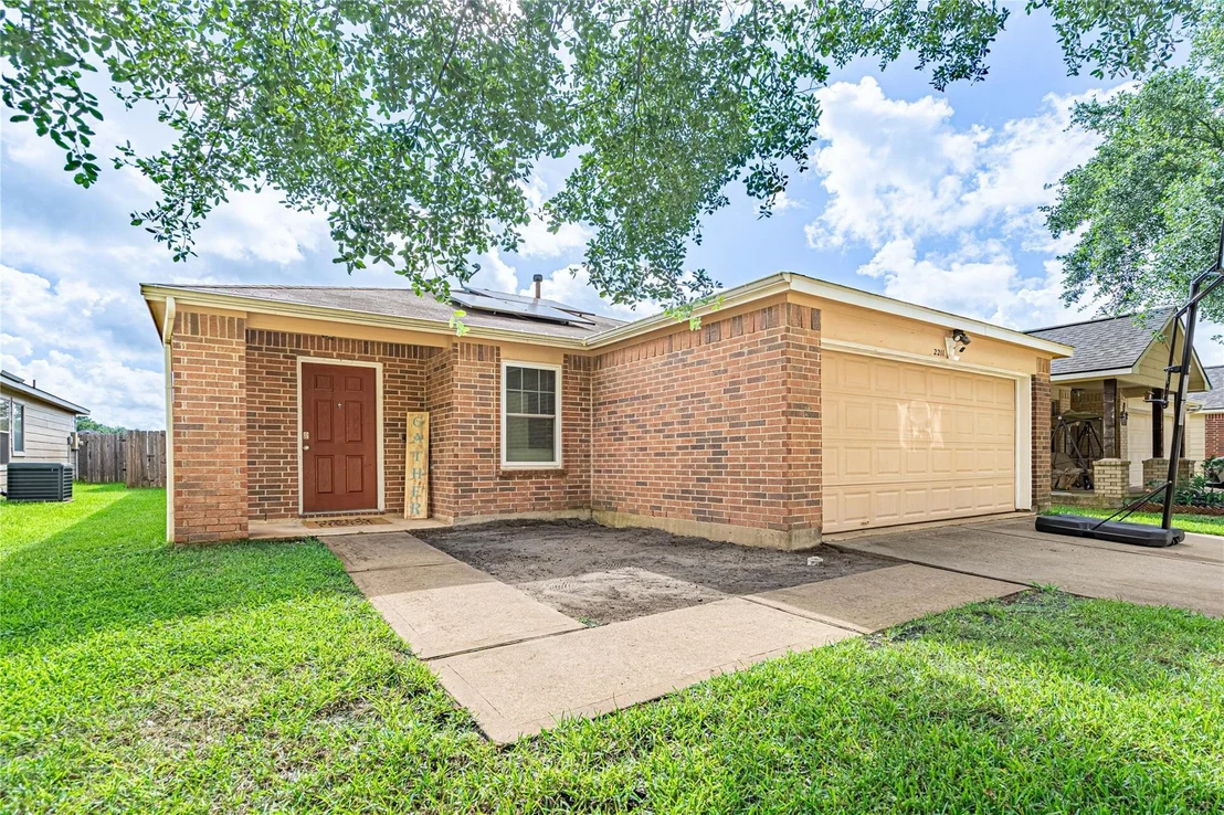 Photo of 2211 Pine Croft Drive