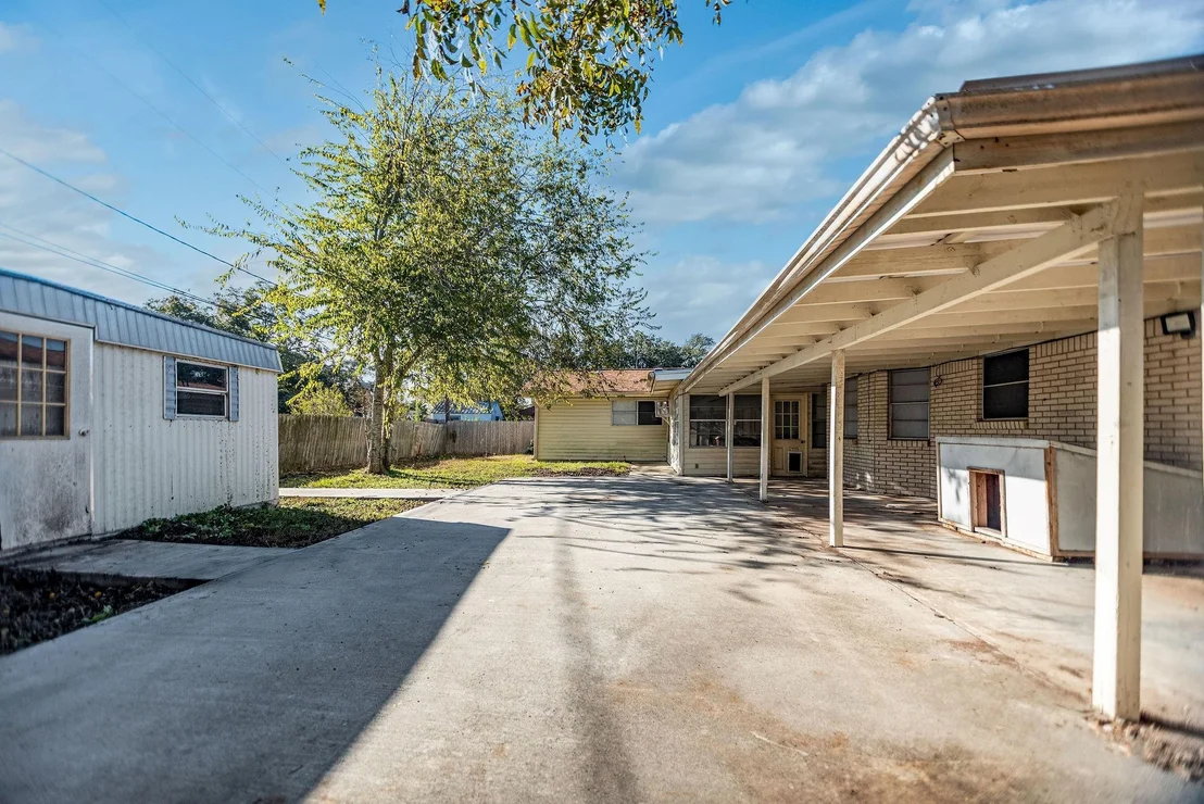 Photo of 1106 Brookhollow Drive