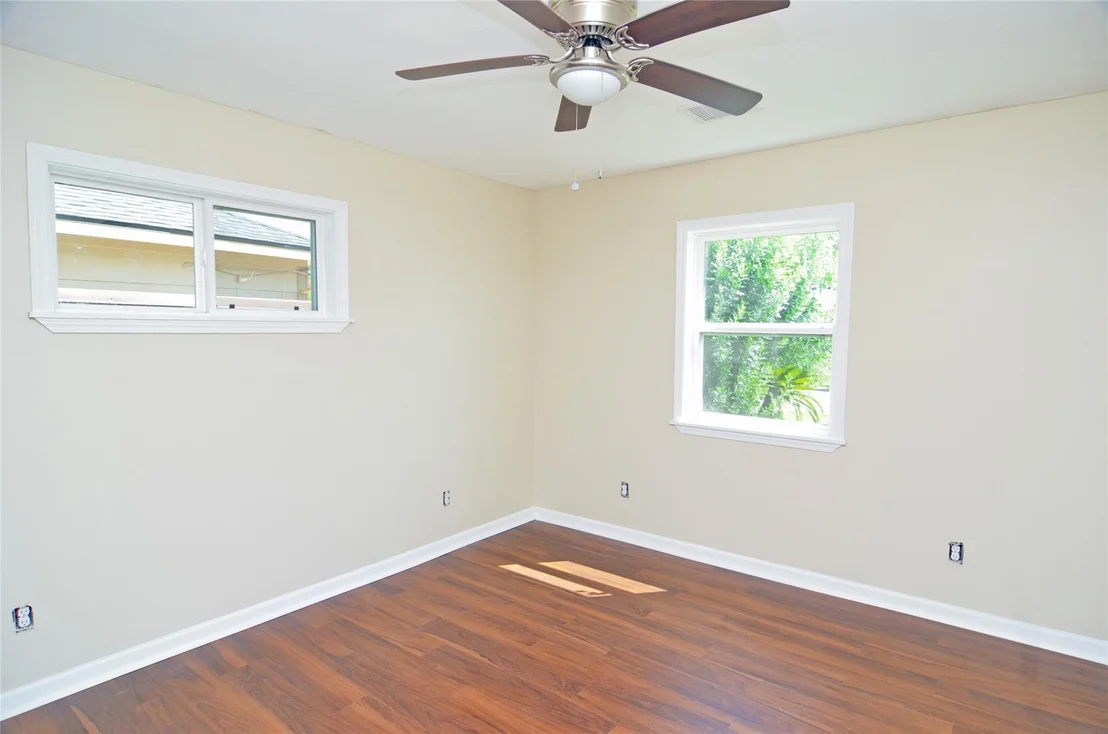 Photo of 1131 Globe Street