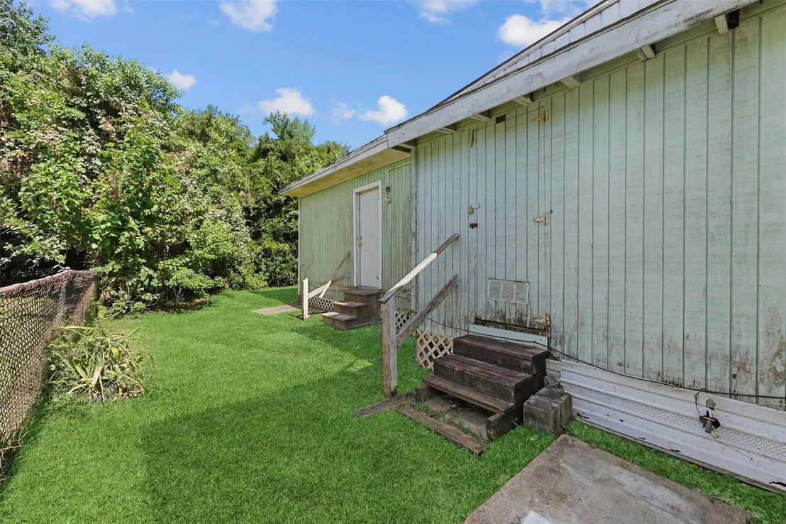 Photo of 121 Lake Road