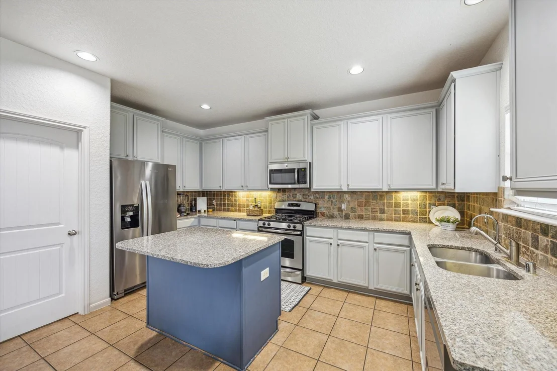 Photo of 2819 Empire Oaks Lane