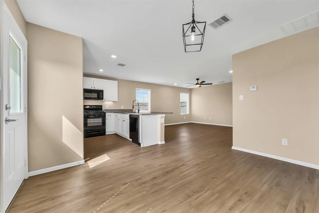 Photo of 521 Maple Bend Lane
