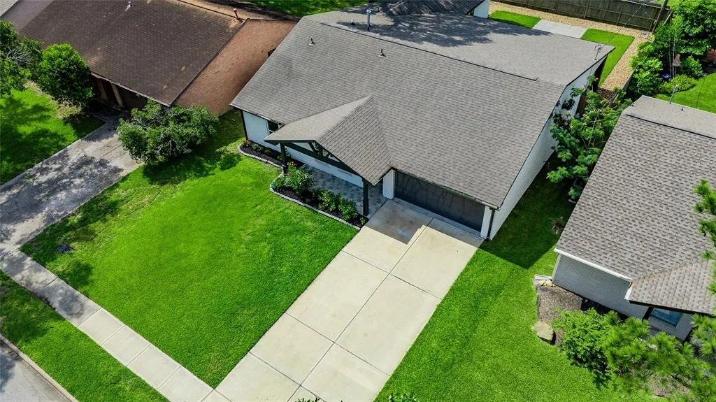 Photo of 5939 Bankside Drive
