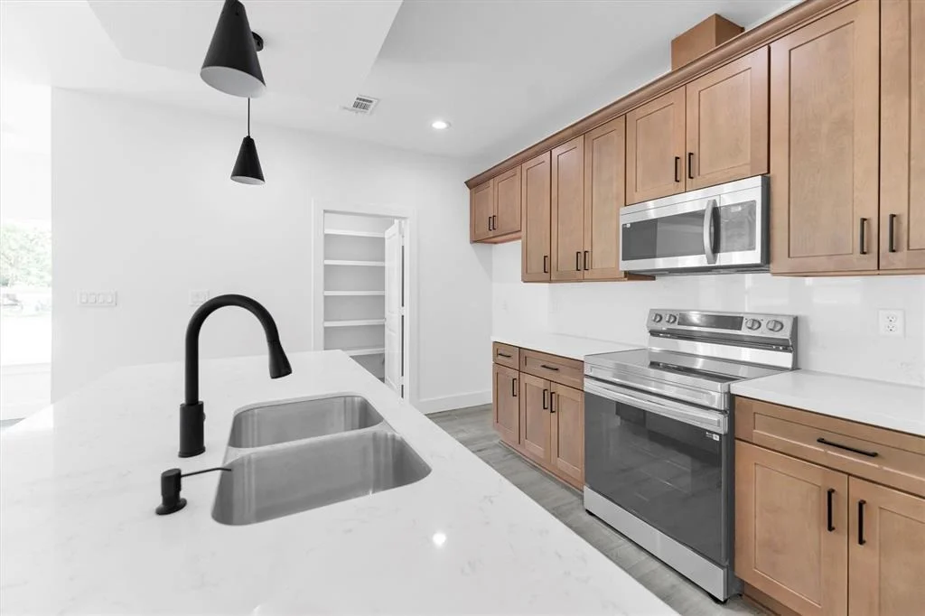 Photo of 1005 Lake View Drive