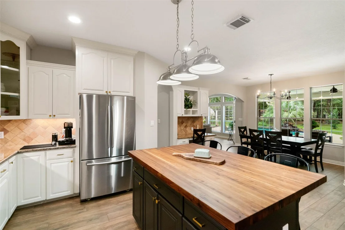 Photo of 910 Commons Vista Drive