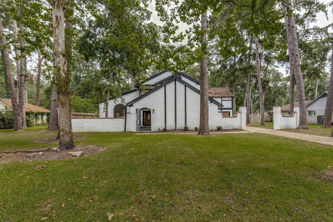Photo of 6611 Falling Waters Drive