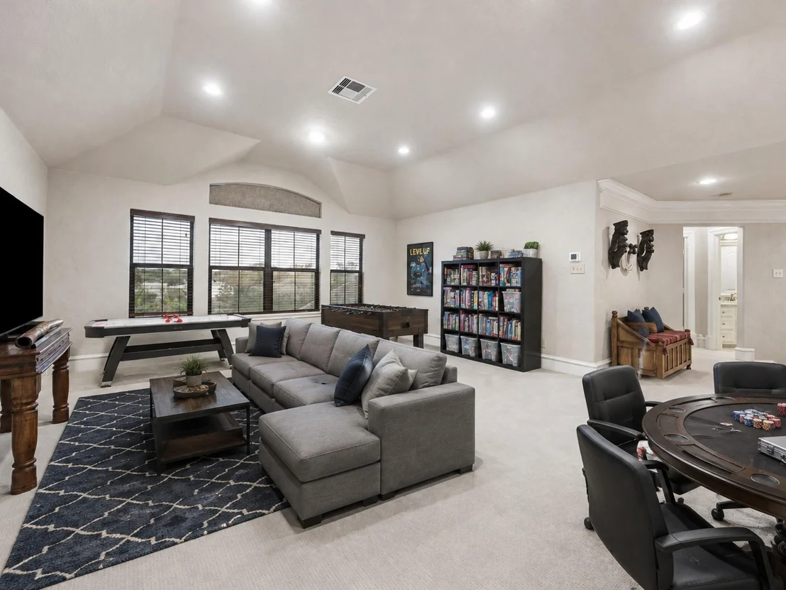 Photo of 6810 Anthonia Lane