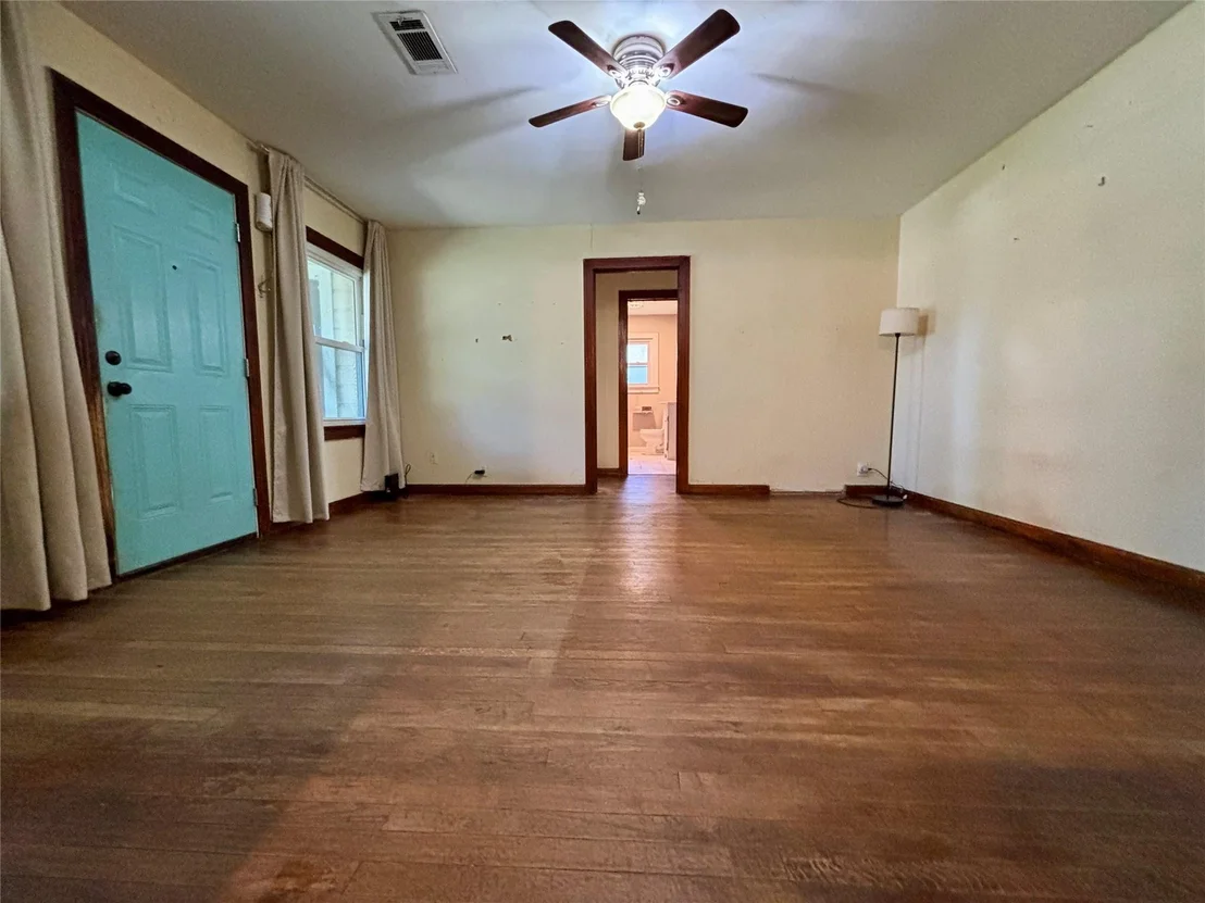 Photo of 1017 W Austin Street