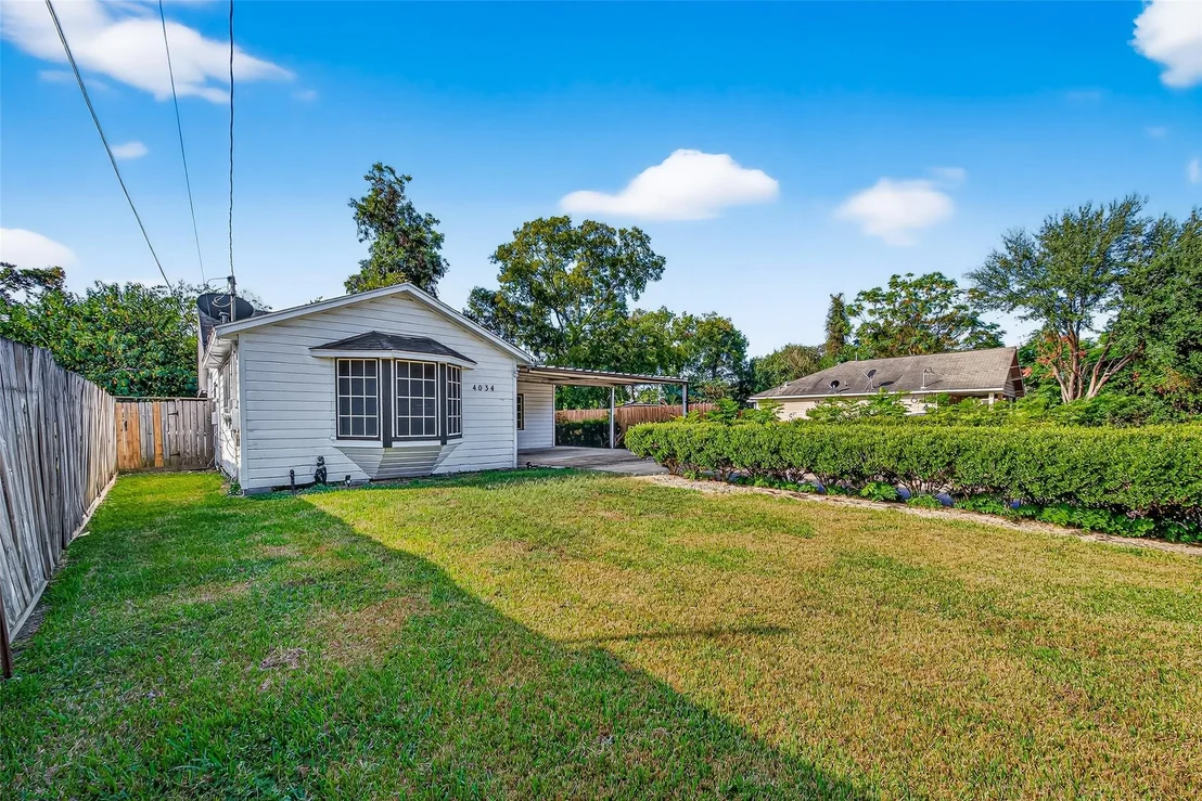 Photo of 4034 Caplin Street