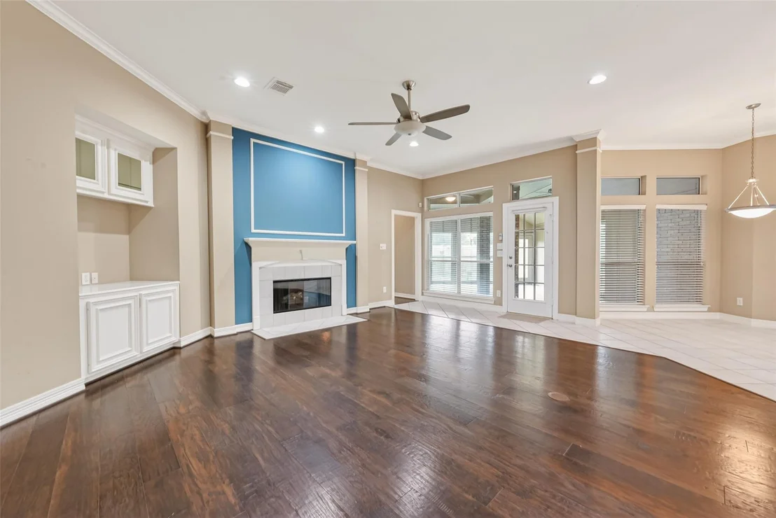 Photo of 1202 Waterside Estates Circle