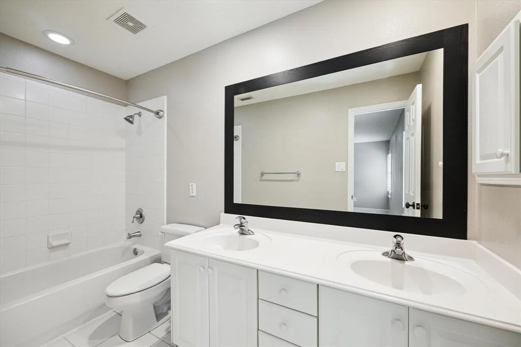 Photo of 74 E Beckonvale Circle