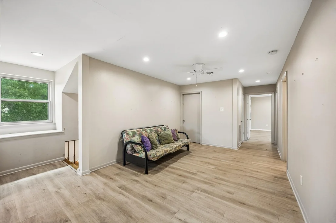 Photo of 9703 Oasis Drive