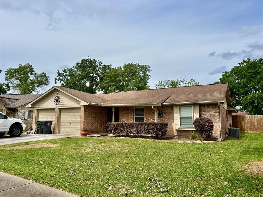 Photo of 13642 Greenridge Drive