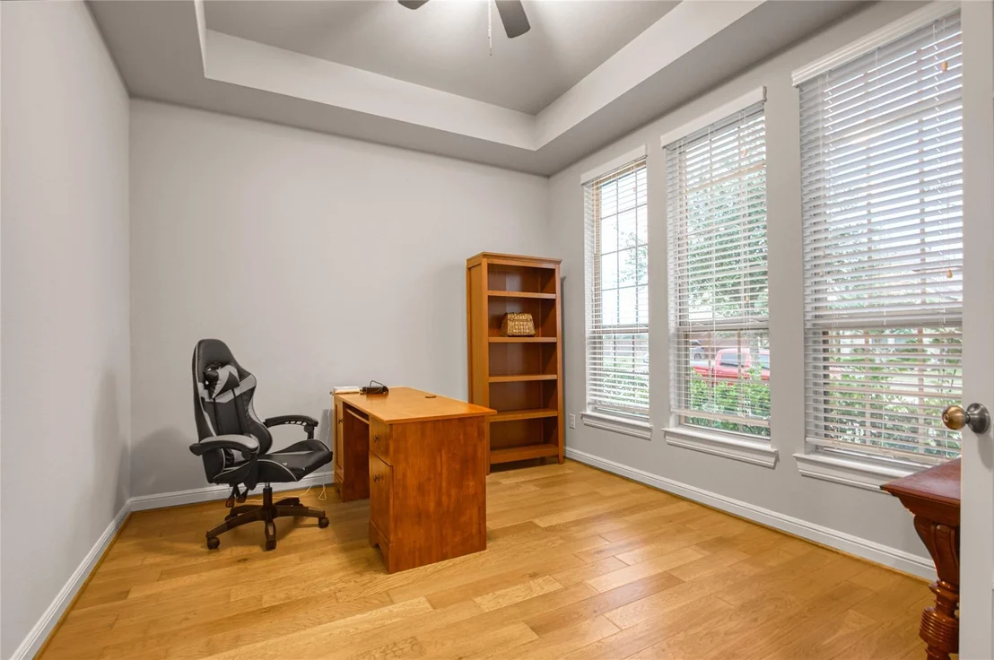 Photo of 6919 Red Oak Drive