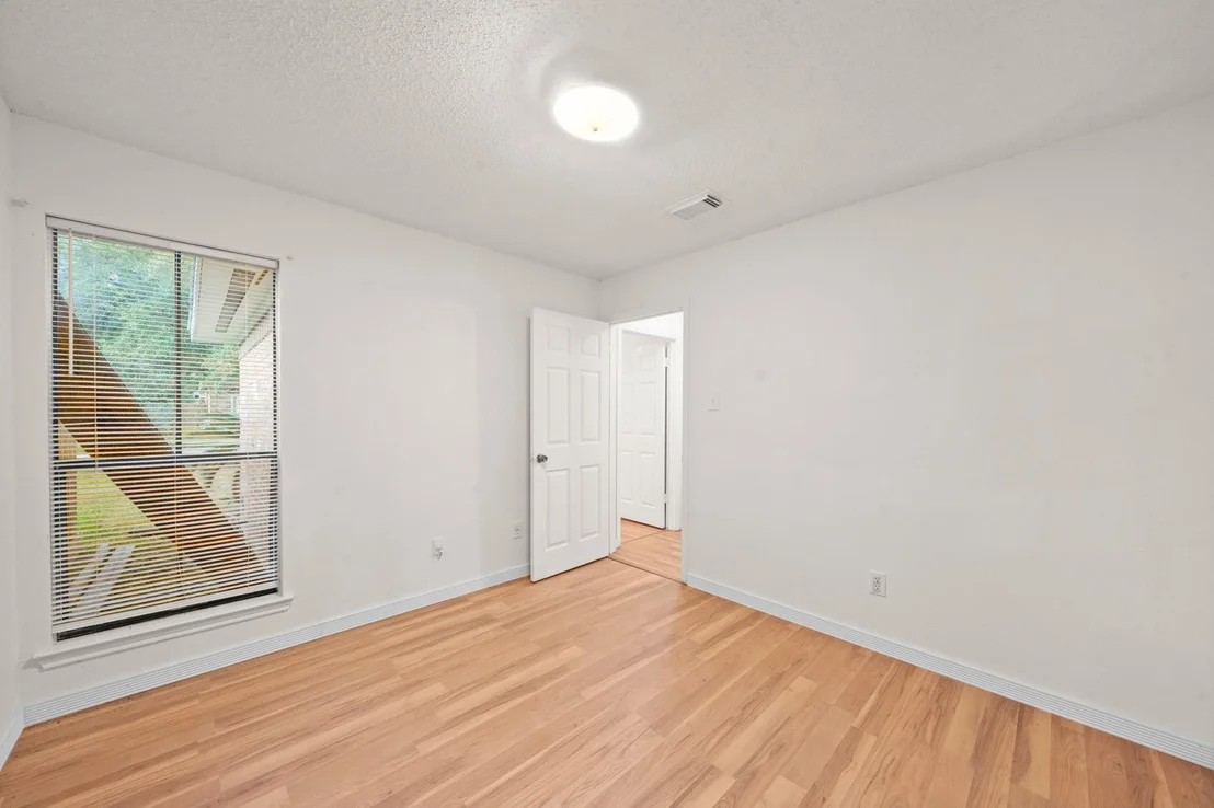 Photo of 13527 Avonshire Drive
