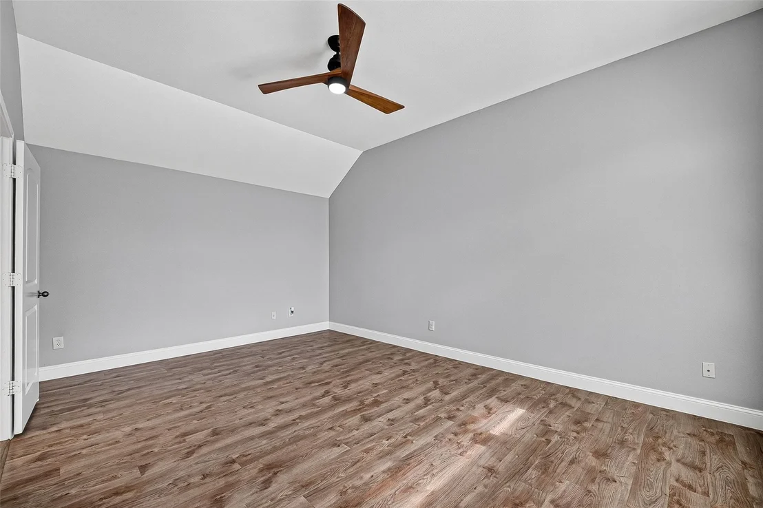 Photo of 5606 Walnut Glen Lane